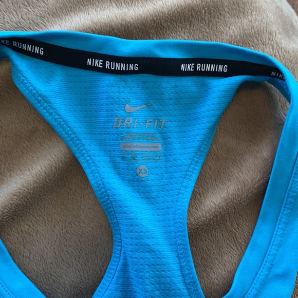 NIKE Razorback Tank - Picture 3 of 3